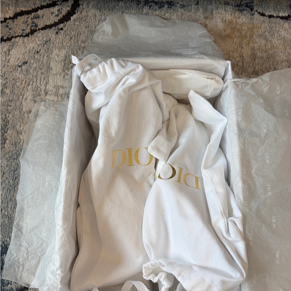 J’Adior sling back pump white cotton embroidery - Picture 13 of 15